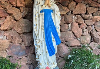 A Gruta de Lourdes: acolhida de Mãe